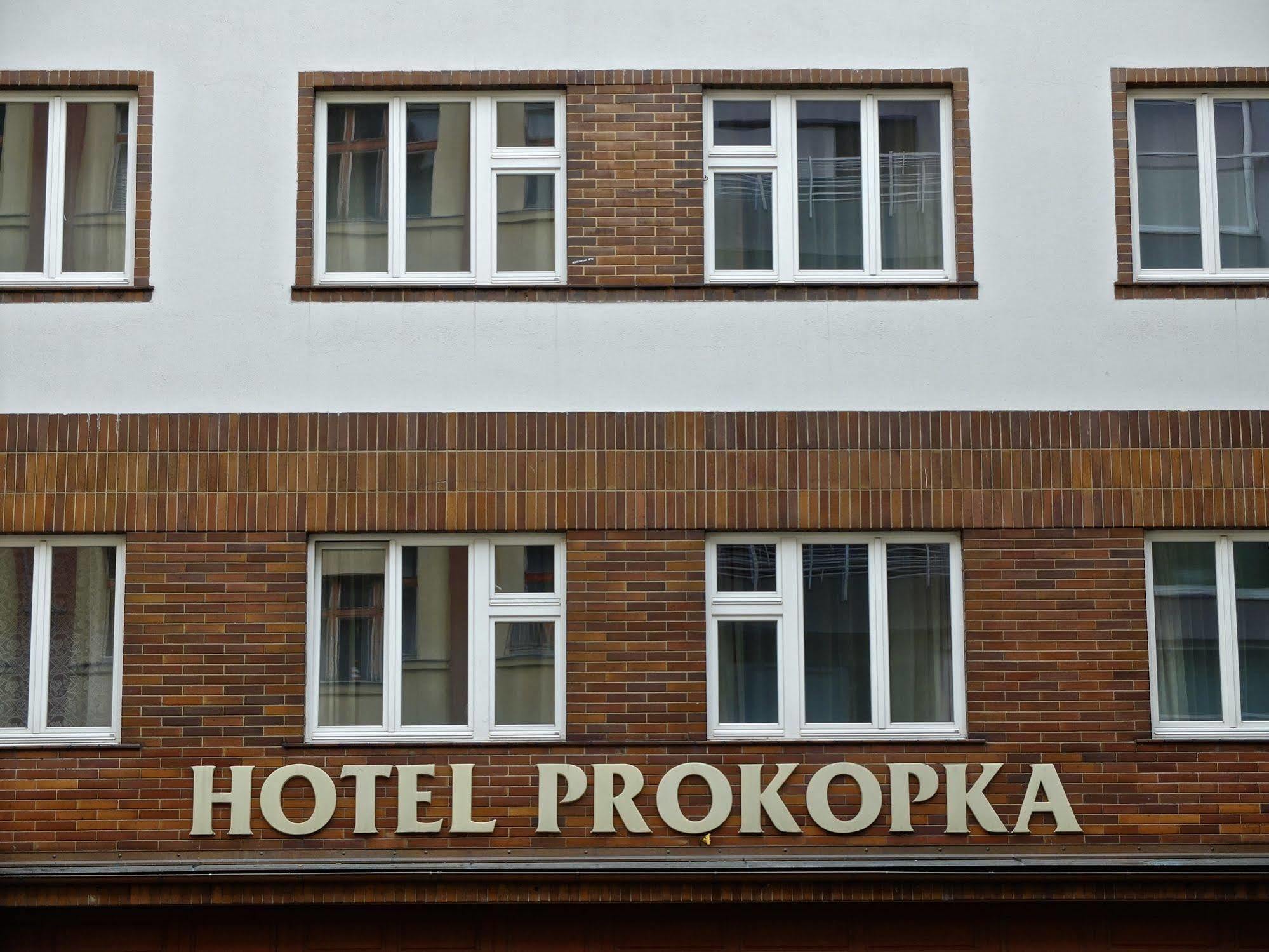 Hotel Prokopka Praha Bagian luar foto